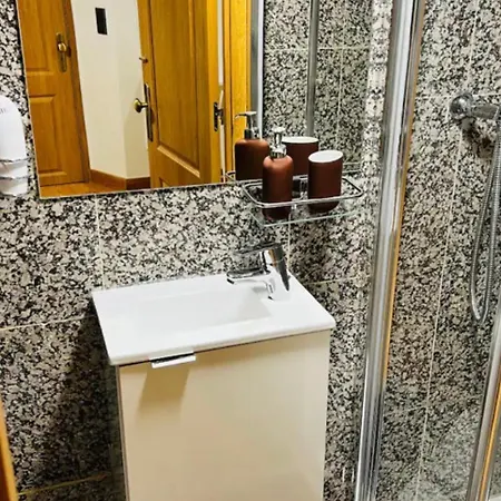 Homestay Alfama - *