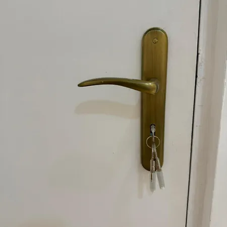 Проживание в семье Alfama - *