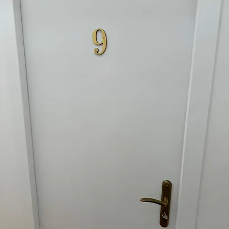 ホームステイ Alfama -